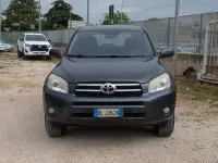 Begagnad Toyota RAV4 136 HK (100 kW) 2007 Grå SUV