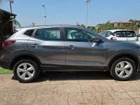 Usado Nissan Qashqai Acenta 116 CV (85 kW) 2020 Gris SUV