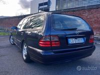 Usata Mercedes E220 2000 Blu Station wagon