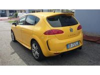 Usata Seat Leon Sport 140 CV (102 kW) 2007 Giallo pastello Berlina