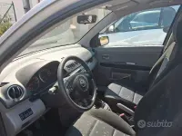 Usata Mazda 2 75 CV (55 kW) 2004 Grigio Utilitaria