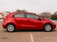 Usata Kia Rio City 85 CV (62 kW) 2016 Rosso Utilitaria