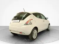 Usata Lancia Ypsilon Gold 95 CV (69 kW) 2017 Bianco Utilitaria