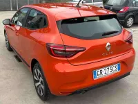 Usata Renault Clio V Equilibre 67 CV (49 kW) 2023 Arancione Berlina
