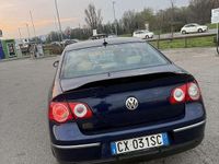 Usata VW Passat Highline 140 CV (102 kW) 2005 Blu/azzurro Berlina