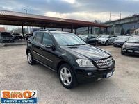 Usata Mercedes ML320 224 CV (164 kW) 2006 Nero SUV