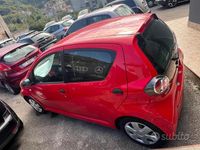 Usata Toyota Aygo 68 CV (50 kW) 2009 Rosso Utilitaria
