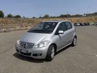Usata Mercedes A200 Premium 140 CV (102 kW) 2011 Grigio Utilitaria