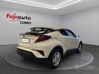 Usata Toyota C-HR Active 122 CV (89 kW) 2023 Solid white SUV