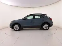 Usata VW T-Roc Life 116 CV (85 kW) 2025 Petroleum blue metallizzato nero SUV