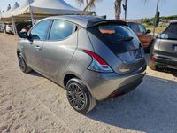 Usata Lancia Ypsilon Gold 69 CV (50 kW) 2024 Grigio Utilitaria