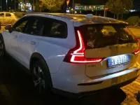 Usata Volvo V60 CC Business Edition 190 CV (139 kW) 2019 Bianco Station wagon
