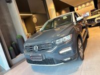 Usata VW T-Roc Style 115 CV (84 kW) 2019 Grigio SUV