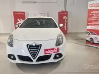 Usata Alfa Romeo Giulietta Exclusive 140 CV (102 kW) 2011 Bianco Utilitaria