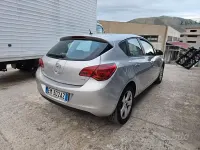 Usata Opel Astra 110 CV (80 kW) 2012 Grigio Berlina