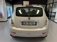 Usata Lancia Ypsilon 75 CV (55 kW) 2012 Argento Utilitaria