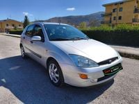 Usata Ford Focus Ghia 90 CV (66 kW) 2001 Argento Berlina
