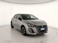 Usata Peugeot 208 Allure 101 CV (74 kW) 2025 Grigio Utilitaria