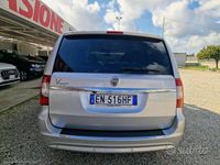 Usata Lancia Voyager Platinum 163 CV (119 kW) 2012 Grigio Monovolume