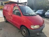 Usata Nissan Vanette 75 CV (55 kW) 1998 Rosso Monovolume