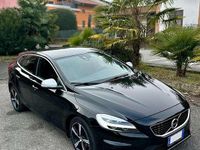Usata Volvo V40 R-Design 120 CV (88 kW) 2017 Nero Berlina