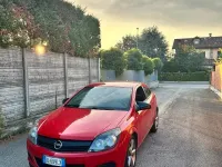 Usata Opel Astra GTC 90 CV (66 kW) 2007 Rosso Berlina