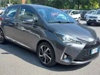 Usata Toyota Yaris Lounge 111 CV (81 kW) 2018 Grigio Berlina