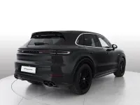 Nuova Porsche Cayenne 2026 Nero cromite metallizzato SUV