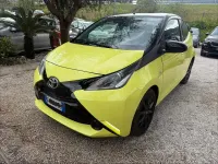 Begagnad Toyota Aygo Business Edition 69 HK (50 kW) 2017 Gul Halvkombi