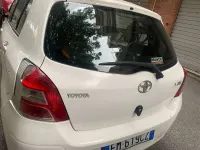 Usata Toyota Yaris Sol 69 CV (50 kW) 2011 Bianco Utilitaria