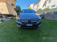 Usata Mercedes B180 Premium 122 CV (89 kW) 2012 Grigio Utilitaria
