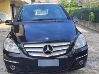 Usata Mercedes B180 109 CV (80 kW) 2010 Nero Monovolume