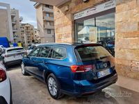 Usata VW Passat Business 150 CV (110 kW) 2022 Blu Station wagon