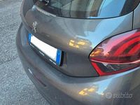 Usata Peugeot 208 102 CV (75 kW) 2019 Grigio Utilitaria