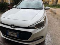 Usata Hyundai i20 90 CV (66 kW) 2016 Bianco Utilitaria