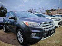 Usata Ford Kuga 150 CV (110 kW) 2017 Grigio SUV