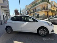 Usata Peugeot 208 Allure 82 CV (60 kW) 2017 Bianco Utilitaria
