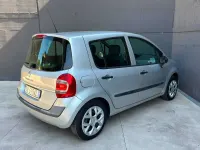 Usata Renault Modus 75 CV (55 kW) 2008 Argento Monovolume