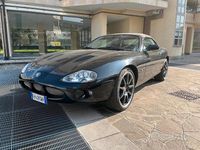 Usata Jaguar XKR Supercharged 363 CV (266 kW) 2000 Nero Cabrio