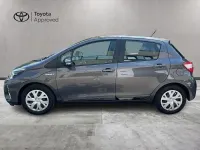 Usata Toyota Yaris Hybrid Active 73 CV (53 kW) 2018 Grigio Berlina