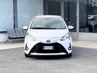 Usata Toyota Yaris Hybrid 73 CV (53 kW) 2018 Bianco Berlina