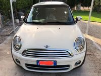 Usata Mini Cooper D 112 CV (82 kW) 2010 Bianco Utilitaria