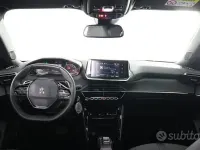 Usata Peugeot 2008 Allure 131 CV (96 kW) 2023 Grigio SUV