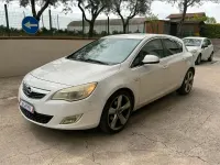 Usata Opel Astra Cosmo 110 CV (80 kW) 2011 Berlina