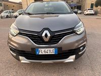 Usata Renault Captur 89 CV (65 kW) 2017 Grigio SUV