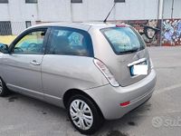 Usata Lancia Ypsilon 69 CV (50 kW) 2011 Viola Utilitaria