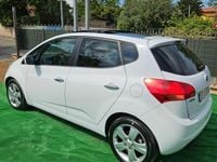 Usata Kia Venga 115 CV (84 kW) 2010 Bianco Utilitaria