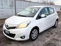 Usata Toyota Yaris Style 89 CV (65 kW) 2013 Bianco Berlina