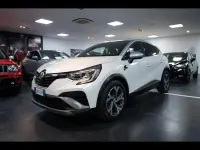 Usata Renault Captur RS Line 145 CV (106 kW) 2022 Grigio chiaro SUV