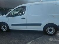 Gebraucht Peugeot Partner Comfort 99 PS (72 kW) 2016 Weiß